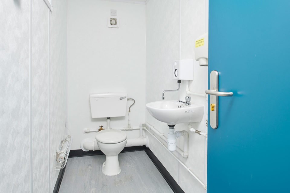 12FT X 9FT 2+1 JACKLEG TOILET